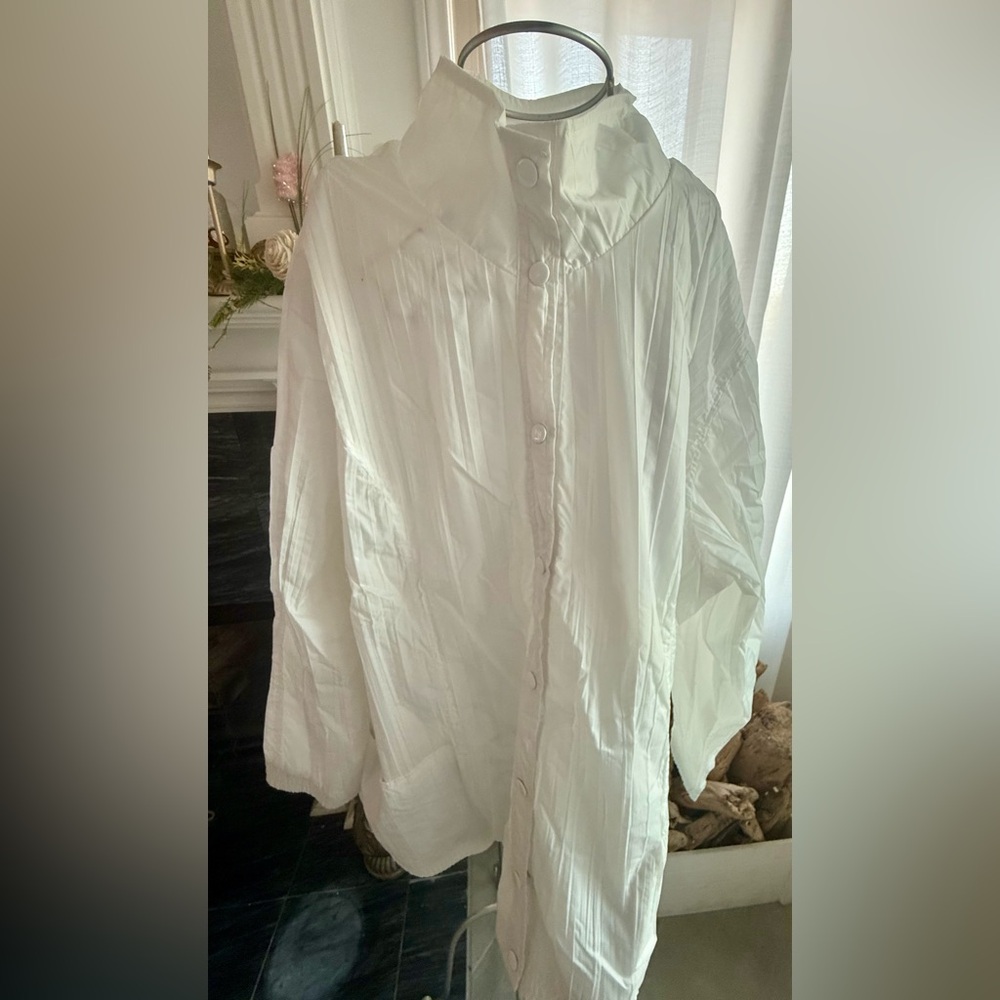 Vintage Tudor Court White Snap-up Nylon Jacket